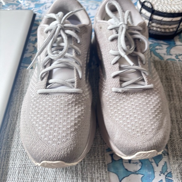 Brooks Women's Sneakers Silver size 9.5 - Picture 3 of 5